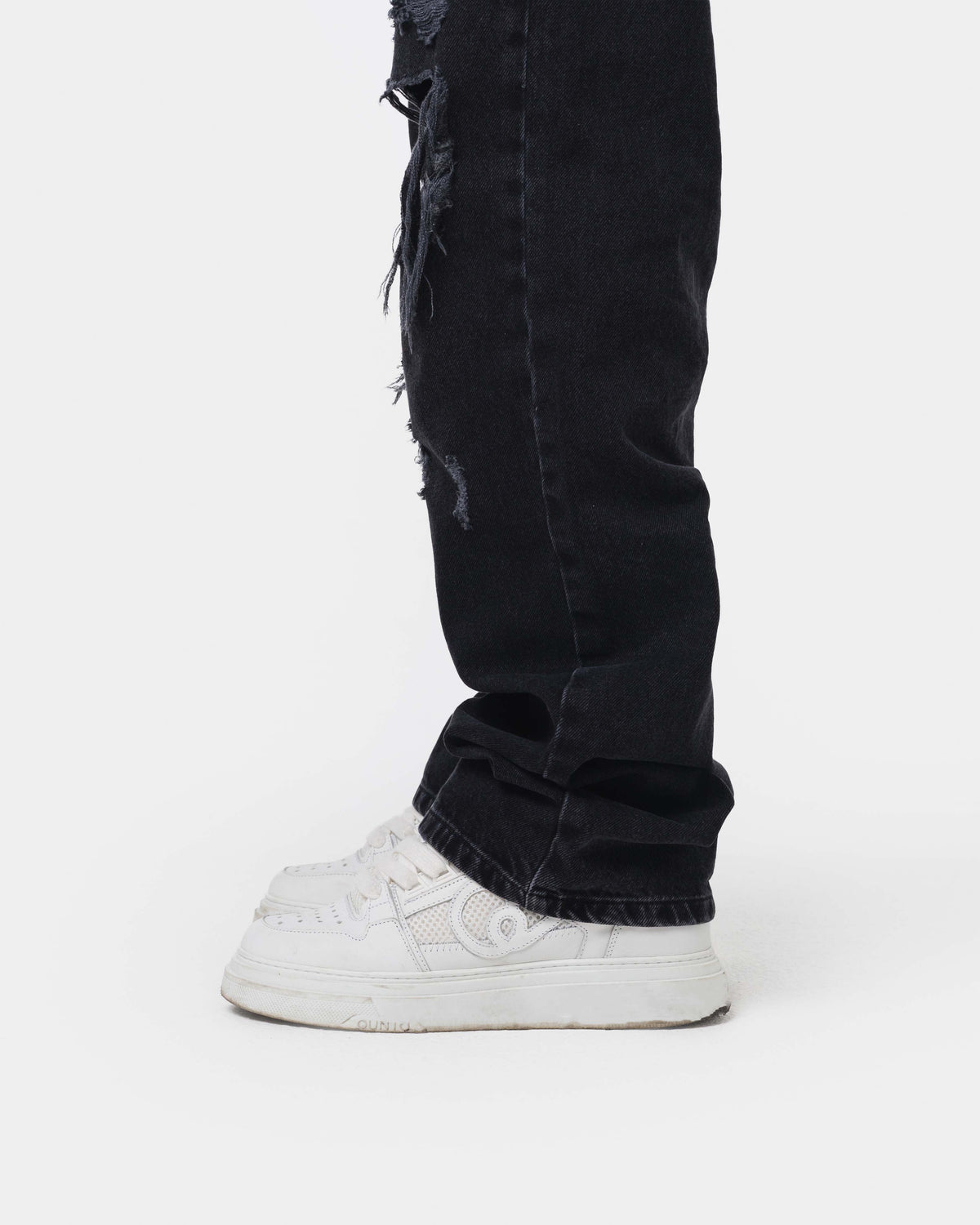 RIPPED JEANS BLACK