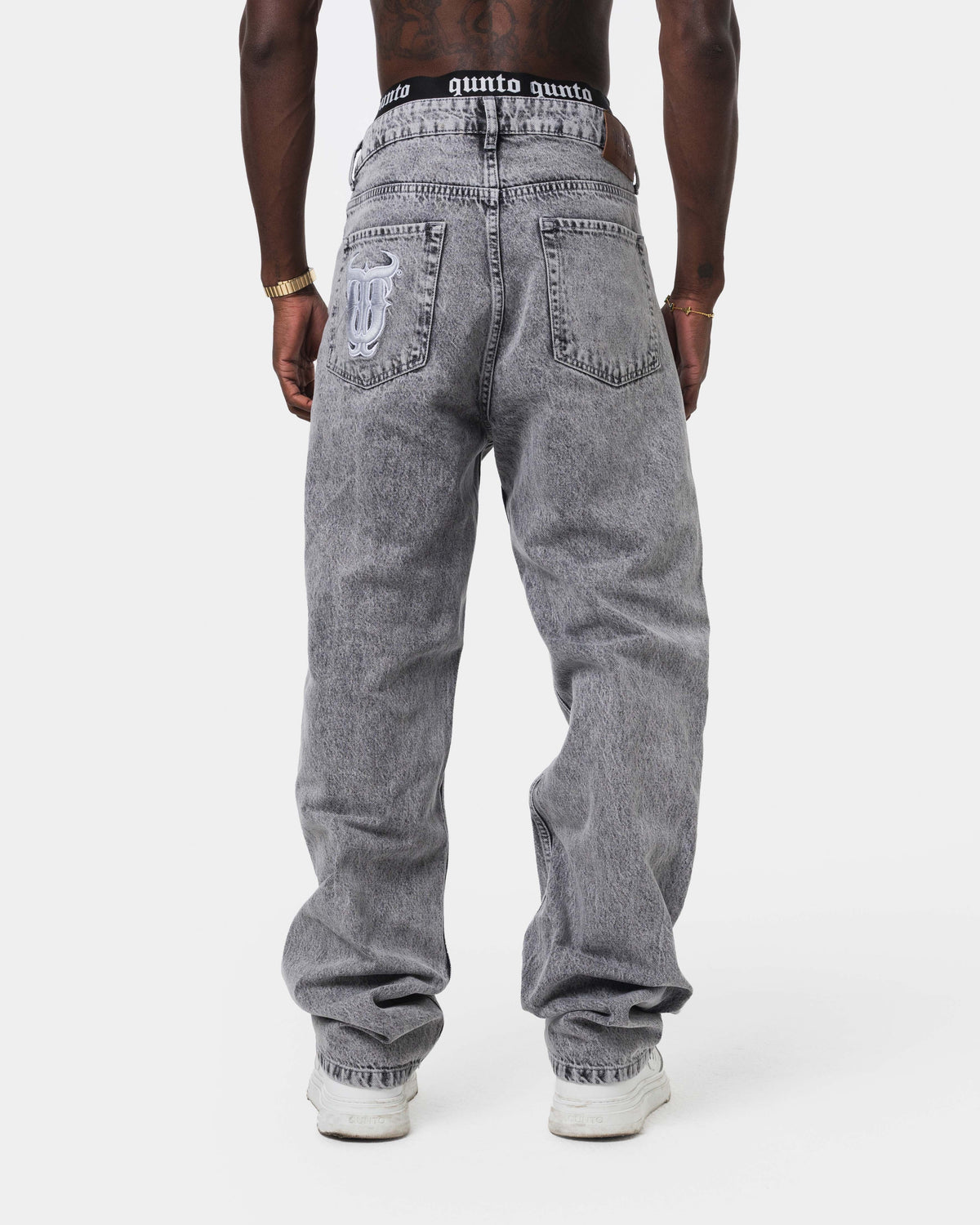 RIPPED JEANS GREY