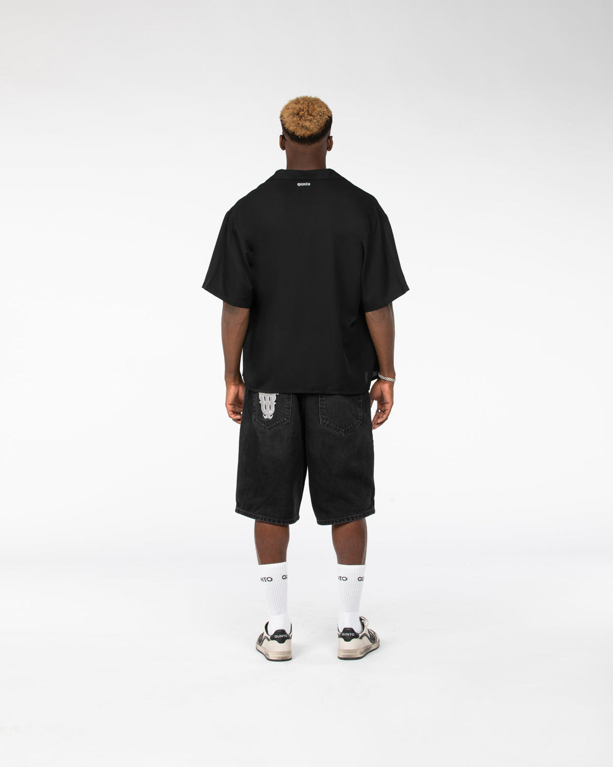 QT SHIRT BLACK