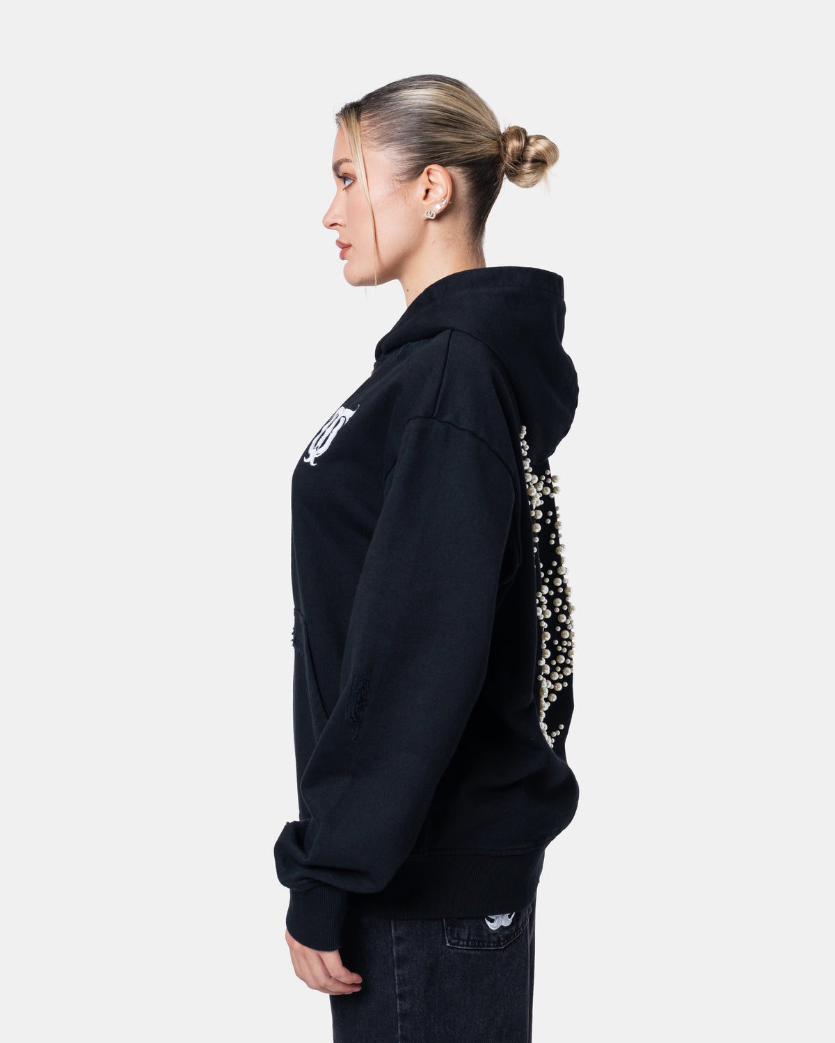 QT PEARL ZIPPER HOODIE BLACK