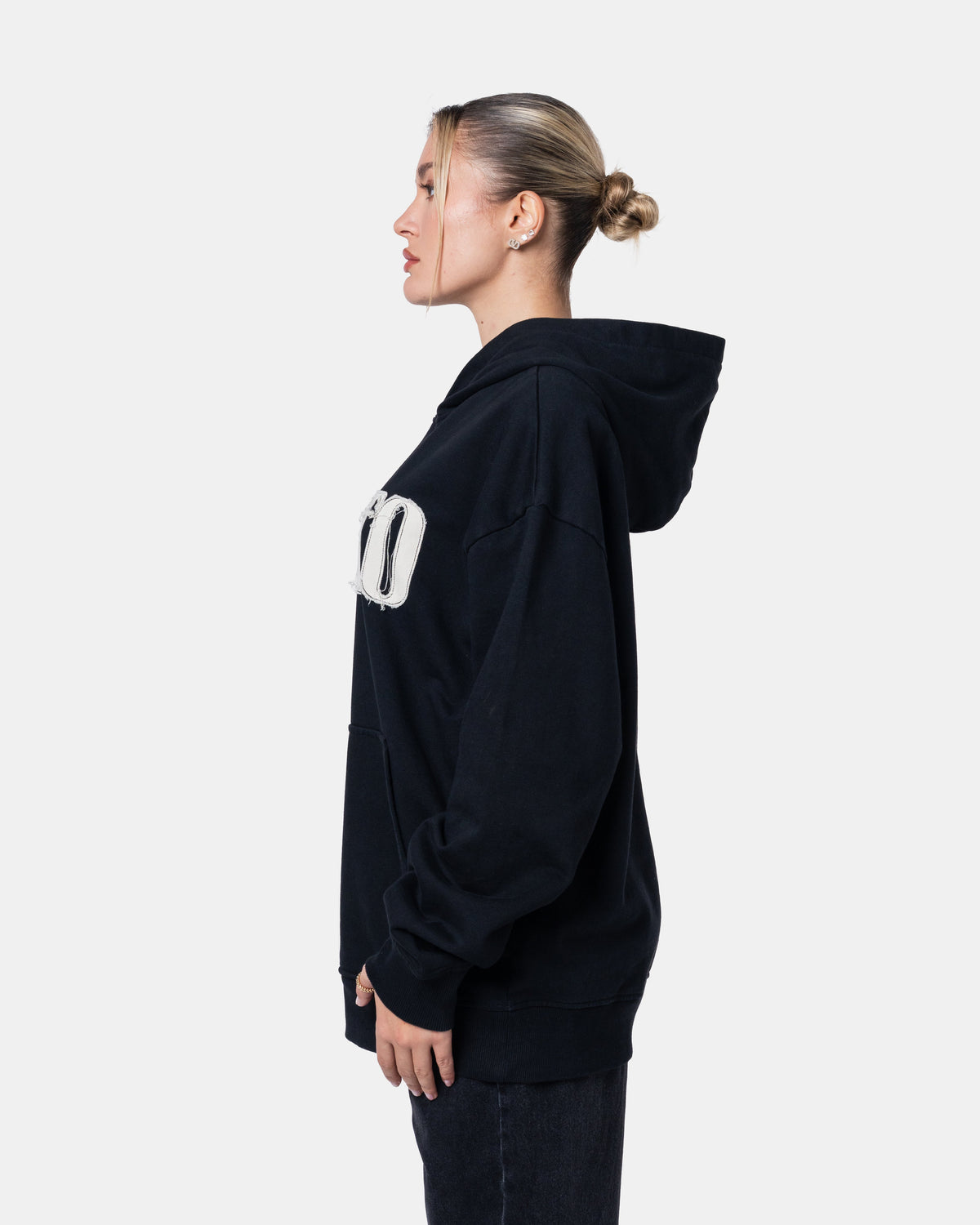 QUNTO C LOGO HOODIE BLACK