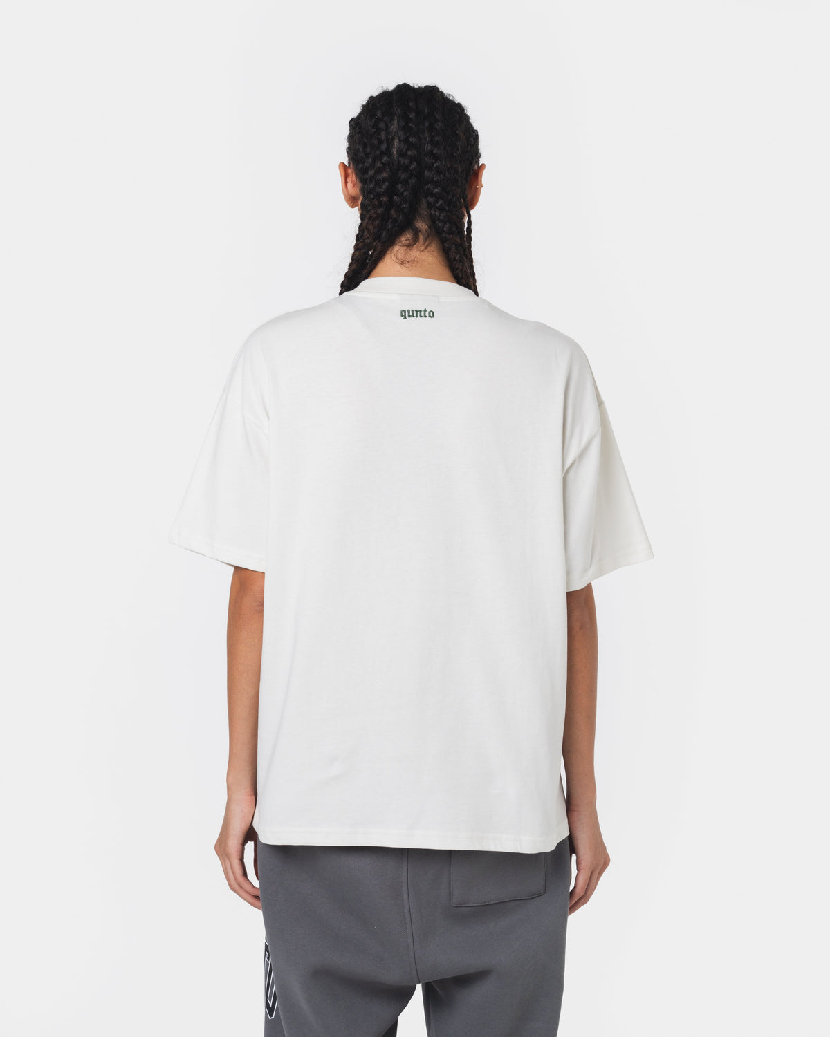 QUNTO GREEN ON WHITE TSHIRT