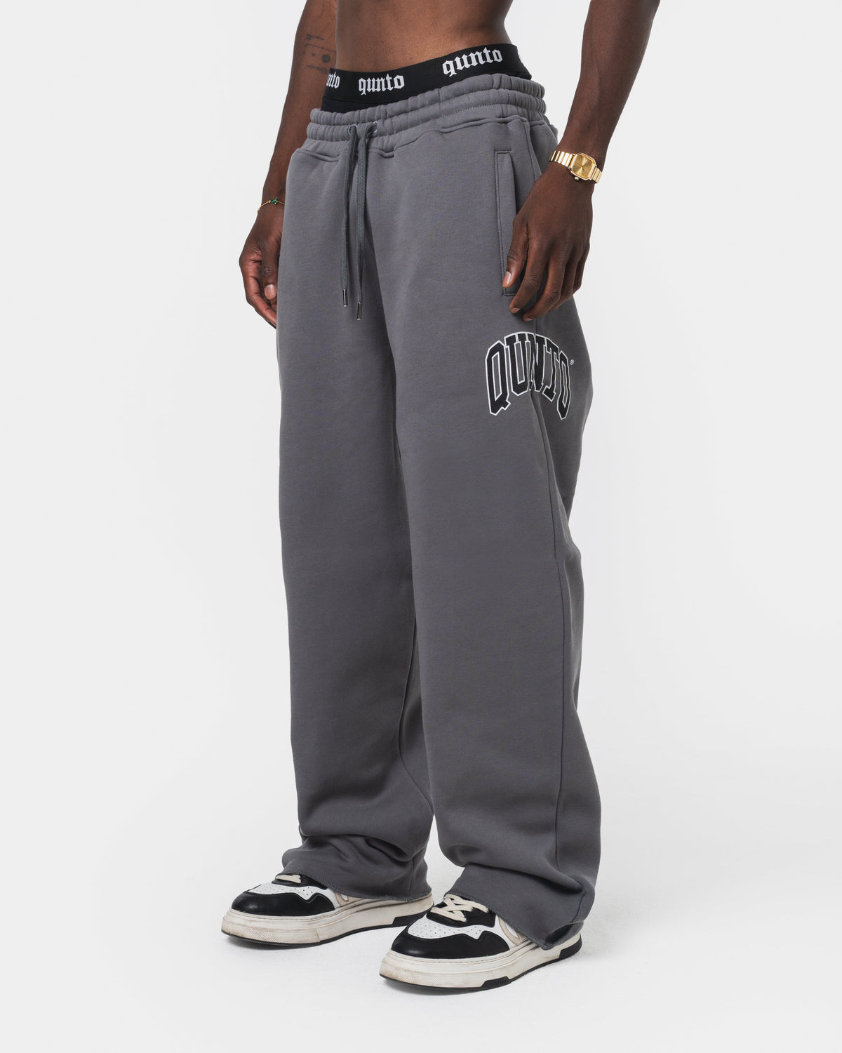 QUNTO ESSENTIAL JOGGER GREY