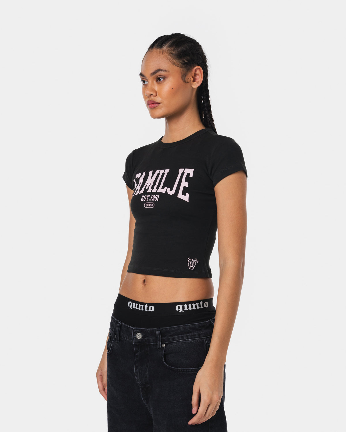 FAMILJE BLACK BABY TEE
