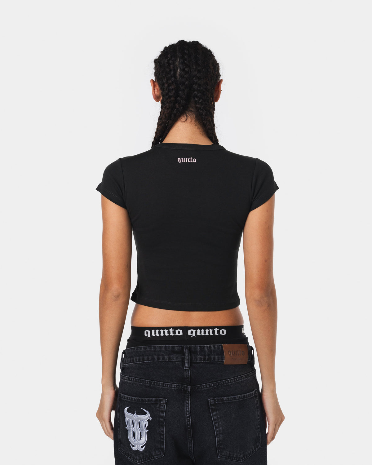 FAMILJE BLACK BABY TEE